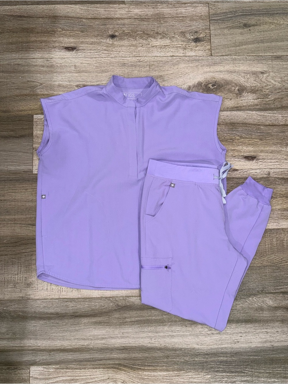 FIGS Lavender/Purple Scrub Set – Rafaela Top + Jogger Pants